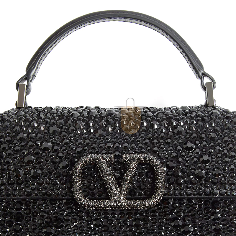 Va1e*ntin0 mini vsling handbag with sparkling embroidery zw2b0g97tza_7nm (19*13*9cm)